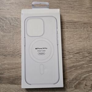 Apple Iphone 14 Pro Clear Case with MagSafe. Open box